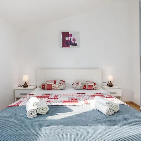 2 Bedroom Gorgeous In * Pula